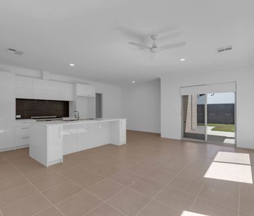 Four Bedroom Family Home in Baldivis - Photo 2