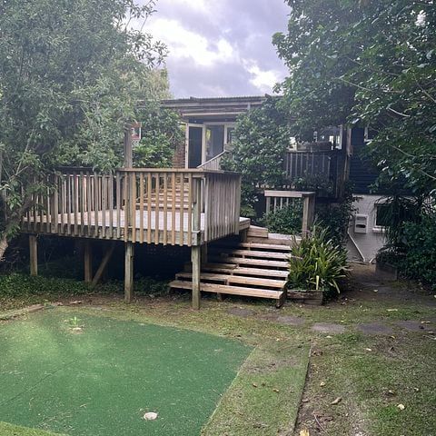 Lovely 5 Bed split level house - Photo 1