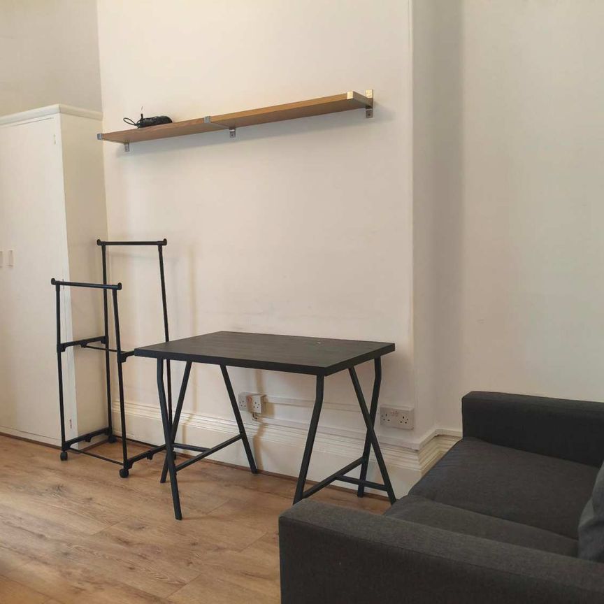 Gloucester Place 1 bed Apartment Studio - Photo 1