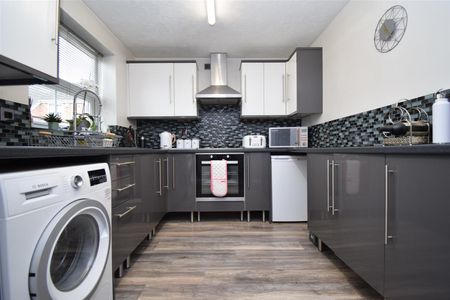 Shaw Rise, Normanton - Photo 2
