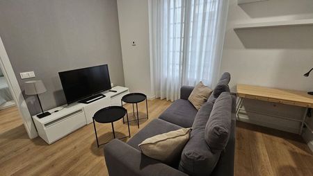 Alquiler de piso en Plaza del Teatro - Photo 4