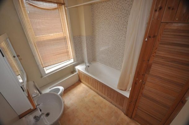 William Street, Hyde Park - Photo 1