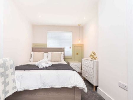 Luxury New Double En-Suite Rooms - Photo 4