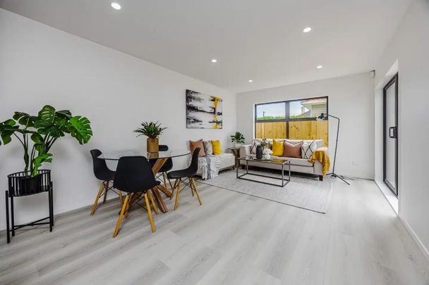 PAPAKURA, 4 BEDROOMS - Photo 1