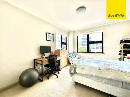 Spacious 2bed in the best location - Photo 4