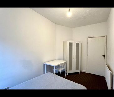 Room in a Shared Flat, Arundel Street, NG7 - Photo 1