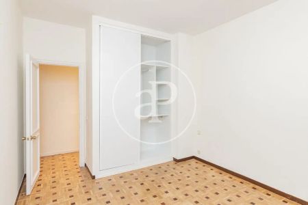 Piso de alquiler en Casado del Alisal, Jerónimos - Photo 2