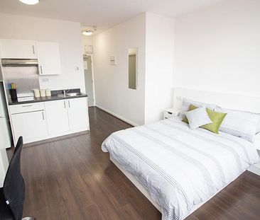 Studio to rent - Photo 1