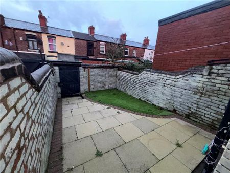 2 bedroom terraced house to rent - Photo 5