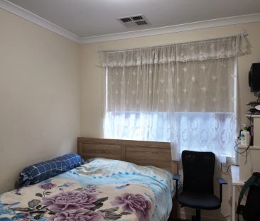 Modern 3-Bedroom Home in a Quiet, Convenient Location - Photo 5