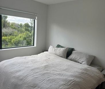 Beautiful 2 Bed Townhouse & Pet Friendly!! - Photo 5