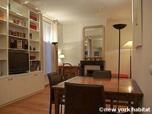 Logement à Paris, Location meublée - Photo 3