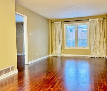 For Lease - 3211 Valcourt Crescent, Mississauga, Ontario - Photo 2