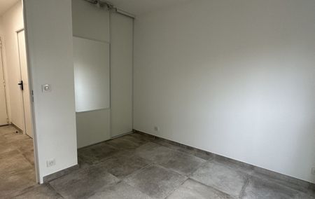 Location Appartement P2 rénové(e) Plan-de-cuques - Photo 4