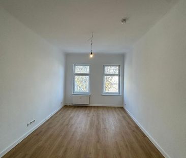 Erstbezug nach Sanierung: Moderne 2-Zimmer-Wohnung in Berlin Trepto... - Photo 1