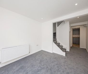 3 bedroom terraced house to rent - Photo 3