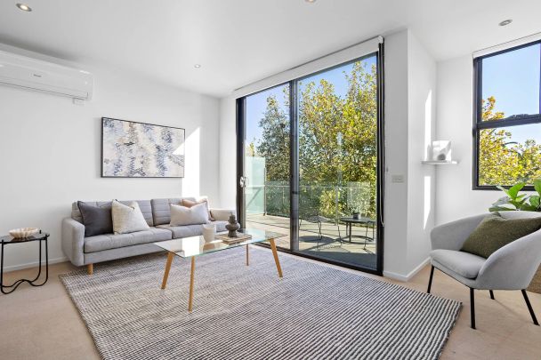 High End, Low Maintenance and Perfectly Plush - Photo 1