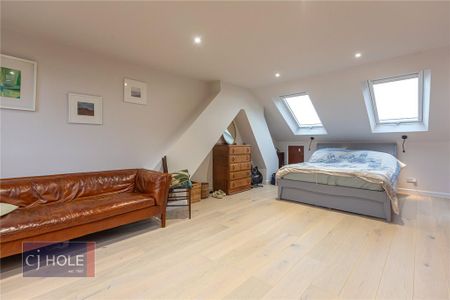 4 bedroom semi-detached house to rent - Photo 3