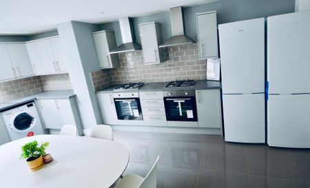 3 bedroom terraced house to rent - Photo 5