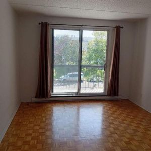 1 CH - 1 SDB - Saint-Jean-sur-Richelieu - $995 /mo - Photo 2