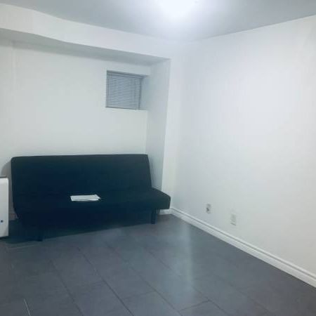 629-half base 3 Beds Unit for rent - Photo 1