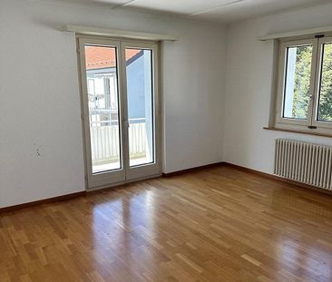 Helle 2-Zimmer-Wohnung im Frohdörfli 16, Suhr - Photo 1
