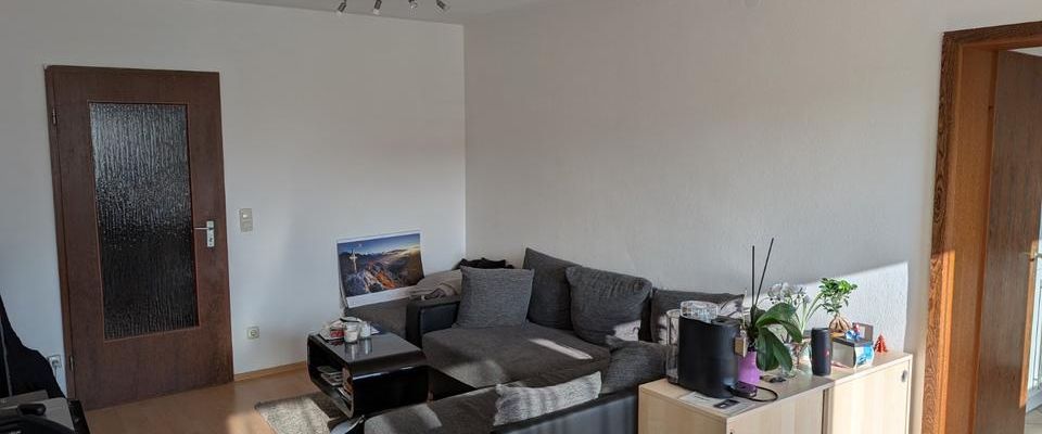 2 ZKB-Wohnung, voll möbliert, mit Balkon und großem Kellerabteil - Foto 1