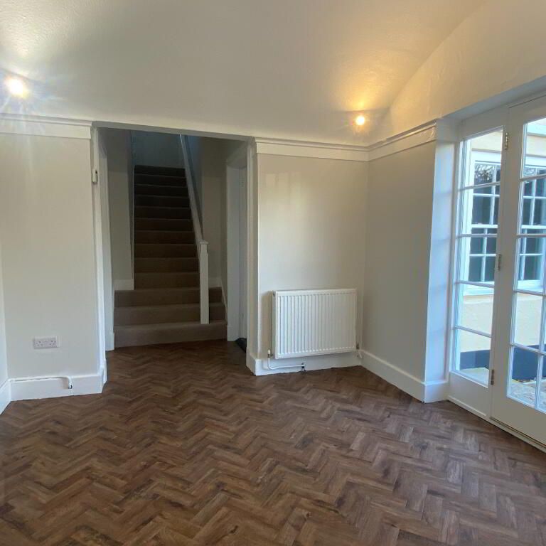 19 Circular Road East, Cultra, Holywood, BT18 0HA - Photo 1