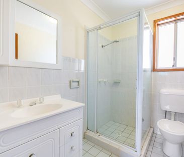 Spacious 5-Bedroom Family Home in Greystanes - Photo 3