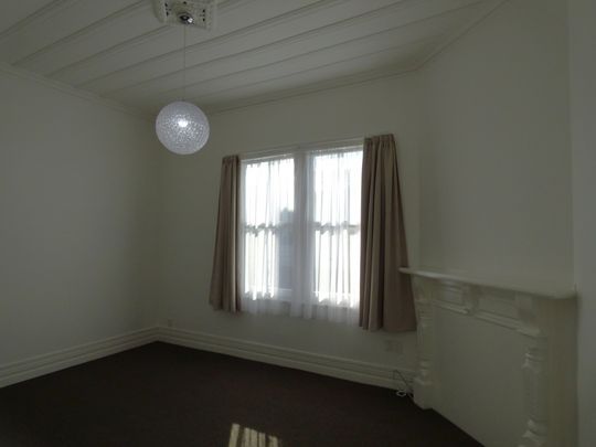 Renovated family Bungalow - Photo 1