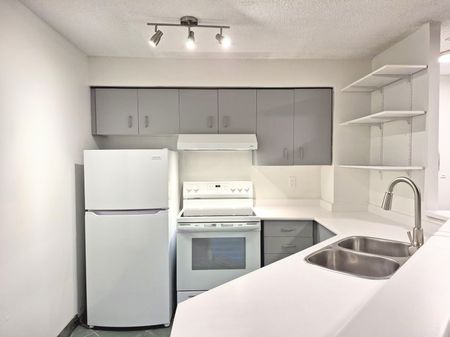 For Lease - 25 Grenville Street, Toronto, Ontario - Photo 4