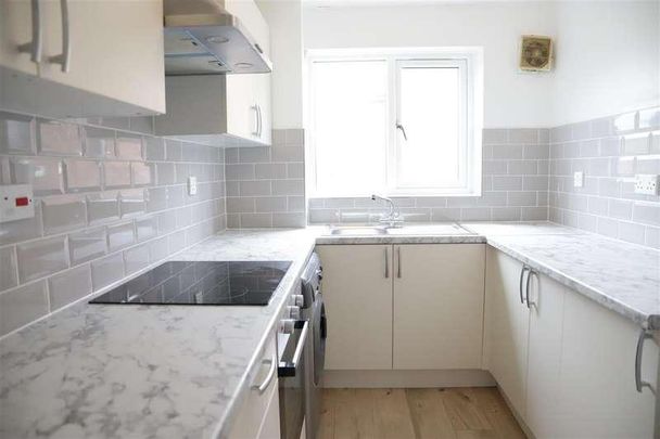 Dehavilland Close, Northolt, Middlesex, UB5 - Photo 1