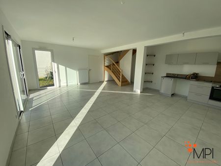 Location Maison 6 pièces 102m² - Photo 3