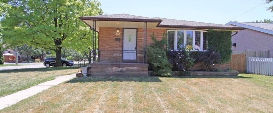 Basement Unit in Prime LaSalle Location! - Photo 1