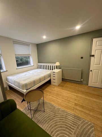 Studio Flat, Scrub Lane, W10 - Photo 4