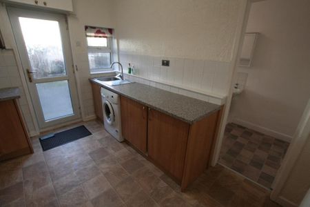 3 bedroom terraced house to rent - Photo 3