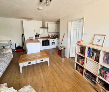 Laird Court, Bagshot, Surrey, GU19 5QN - Photo 1