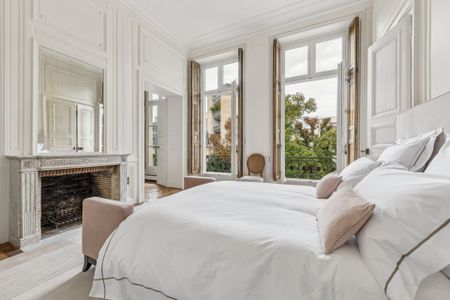 Location Appartement Paris 6 5 Pièces 242 m² - Photo 2