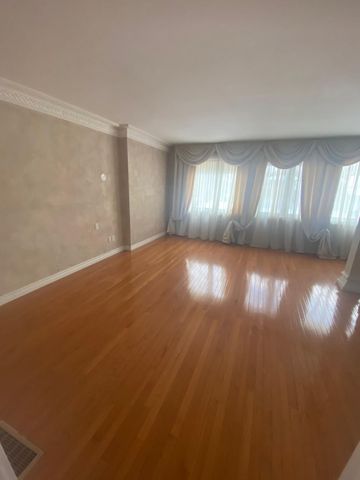For Lease - 40 Sunnycrest Road, Toronto, Ontario - Photo 3
