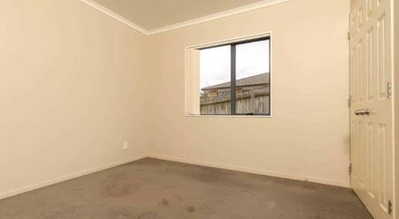 Pet Friendly Three Bedroom House - Photo 3