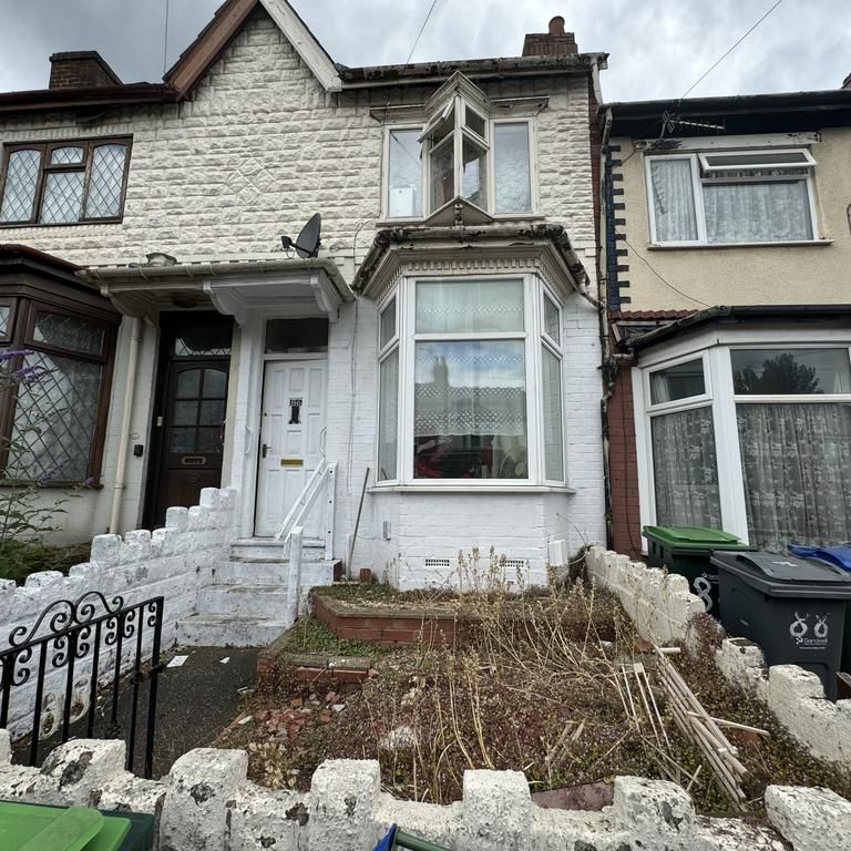 3 bedroom terraced house to rent - Photo 1