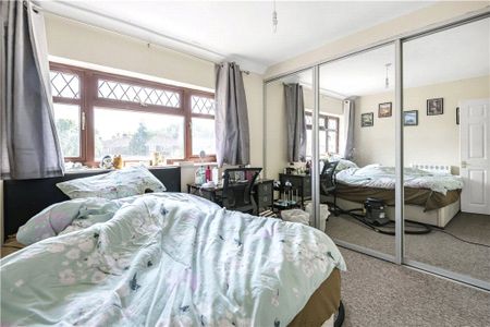 Kingsley Avenue, Englefield Green, Surrey, TW20 0PT - Photo 2
