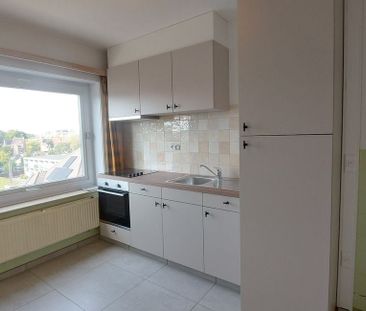 Appartement te huur in Kortrijk voor € 750 met 2 slaapkamers - Photo 2