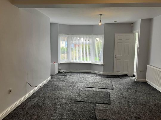 3 bedroom semi-detached house to rent - Photo 1