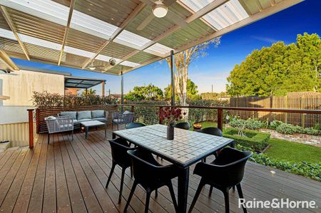 6 month lease only - Gorgeous 3 bedroom Home | Beautiful Location - Photo 5