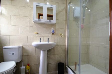 5 bedroom terraced house to rent - Photo 3