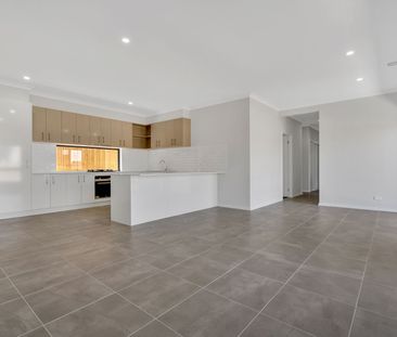 Stylish and Modern Home - Photo 6