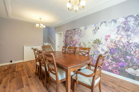 5 bedroom House To Let - Photo 4