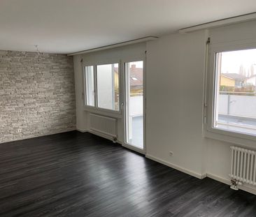 Helle 4.5-Zimmer-Wohnung mit grosser Terrasse zu vermieten - Photo 2