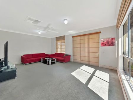 Spacious Three Bedroom Unit - Photo 3